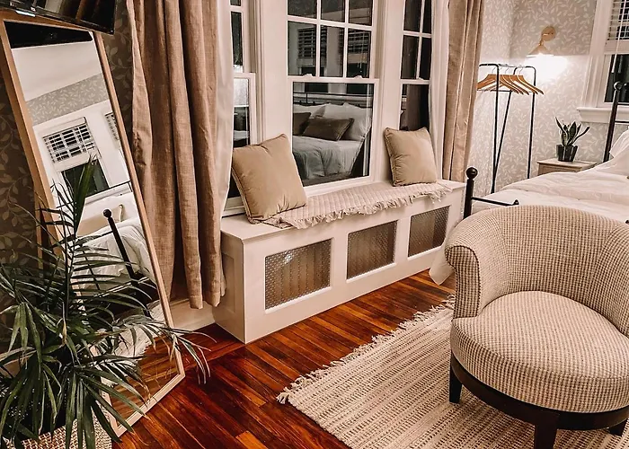 Buttonwood Hotel 1 - Boutique Accommodations